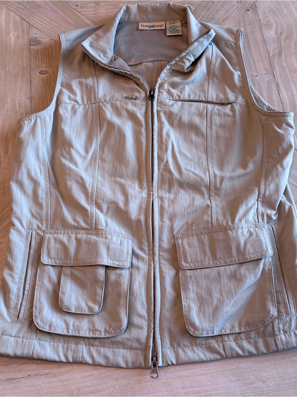 TravelSmith Light Beige Utility Vest with Front Pockets